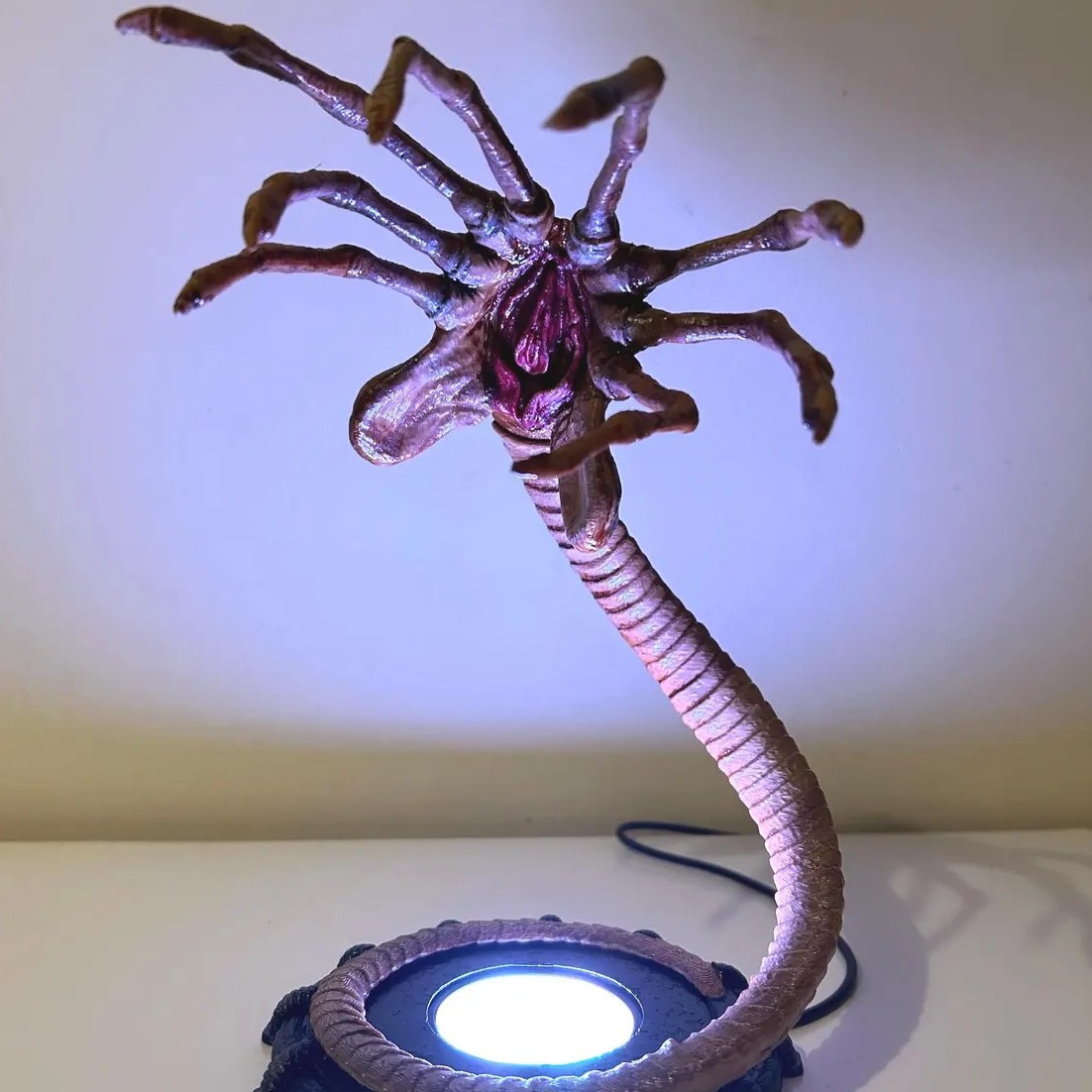 Alien Facehugger Lamp Nachtlam - Home Decor Halloween recensie en prijs